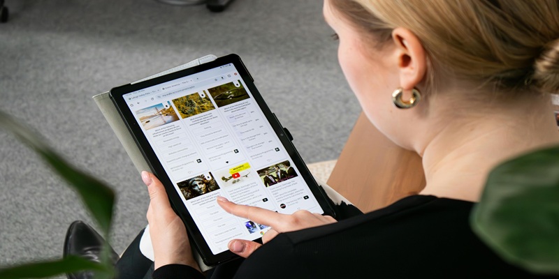 Reading Without Borders Through Digital Platforms